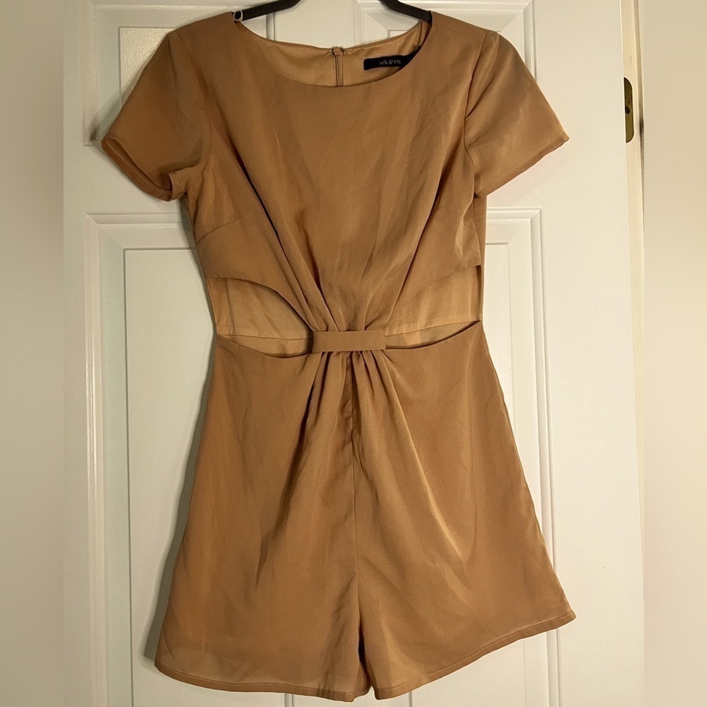 Arc & Co Nude/Taupe Romper Small